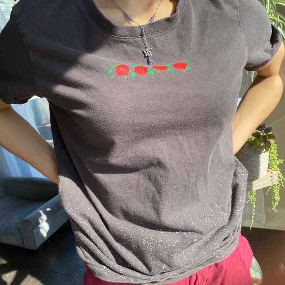 Empyre Rose Tee Shirt - Picture 3 of 4